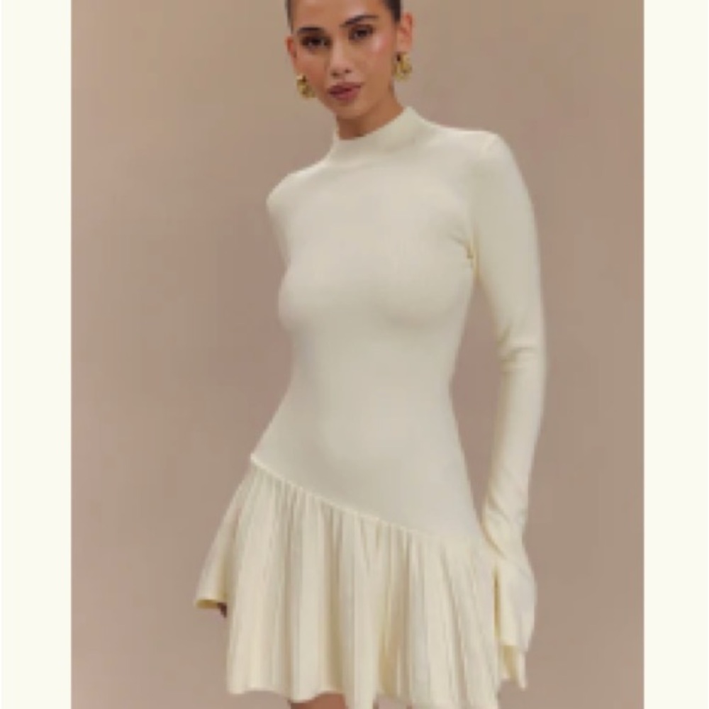Elegant Cream Long Sleeve Dress